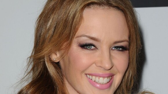 Kylie Minogue et Julianne Hough : Beautés glamour, chic et engagées