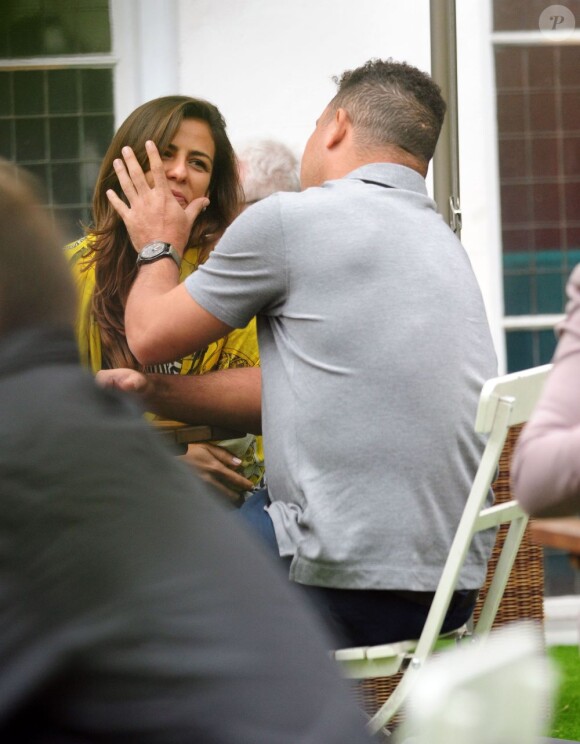 Ronaldo et sa compagne Paula Morais autour d'un déjeuner à Los Angeles le 5 mai 2013