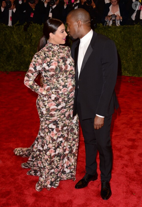 Kim Kardashian et Kanye West, invités de marque du gala "Punk: Chaos to Couture" du Costume Institute au Metropolitan Museum of Art. New York, le 6 mai 2013.