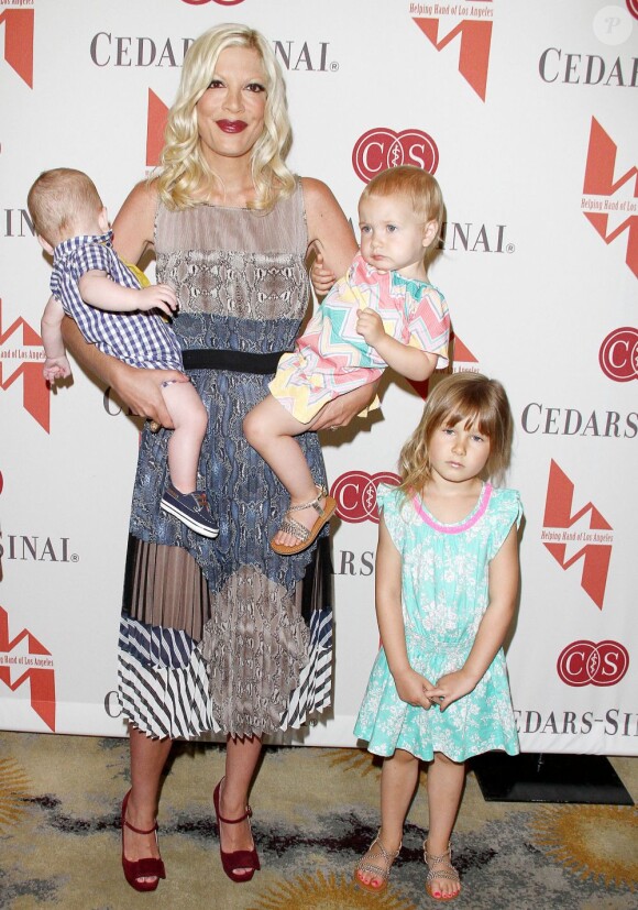 Tori Spelling, et ses quatre enfants Stella Doreen, Finn Davey, Liam Aaron et Hattie Margaret au Gala Annuel Mother's Day, à Los Angeles, le 10 mai 2013.