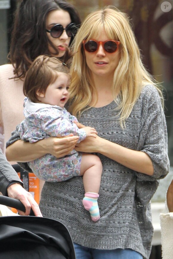 Sienna Miller et sa petite Marlowe, née à l'été 2012