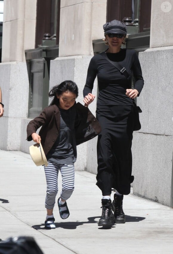 Meg Ryan et ses enfants Jack Quaid et Daisy True à New York, le 12 mai 2013.