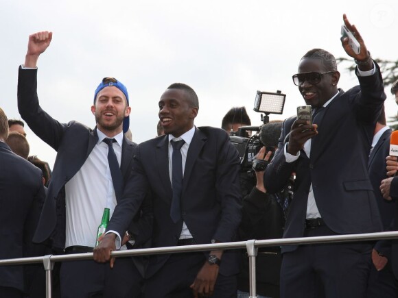Jeremy Menez, Blaise Matuidi, et Mamadou Sakho quittent le Parc des Princes pour fêter le titre de Champion de France au Trocadero à Paris le 13 mai 2013.