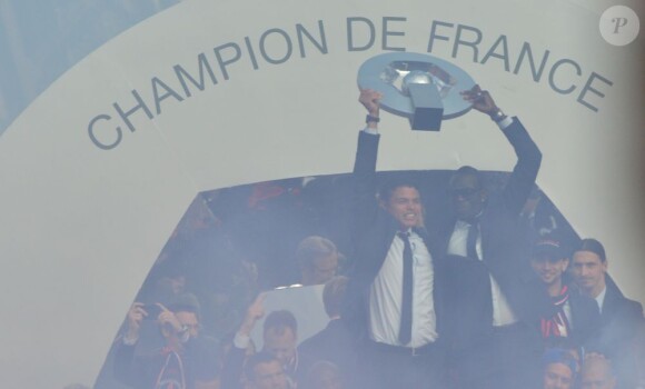 Les joueurs du PSG fêtent le titre de Champion de France au Trocadero à Paris le 13 mai 2013.
