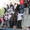 Manifestation de supporters du PSG sur les Champs-Elysées le 13 mai 2013. A cause de débordements, la fête prévue pour célébrer le titre en Ligue 1 a été annulée.