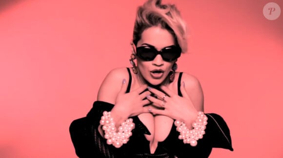 Rita Ora dans le clip de Facemelt, réalisé par Rankin pour le magazine Hunger.