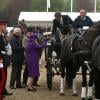 La reine Elizabeth II remettait le trophée du Land Rover International Driving Grand Prix au 5e et dernier jour du Windsor Horse Show le 12 mai 2013