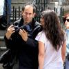 Katie Holmes s'en prend à un photographe sur le tournage de son film Mania Days, à New York, le 14 mai 2013.
