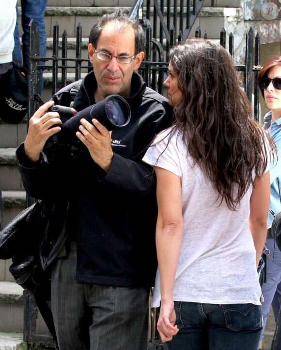 Katie Holmes s'en prend à un photographe sur le tournage de son film Mania Days, à New York, le 14 mai 2013.