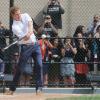Le prince Harry, en visite officielle aux Etats-Unis, a impressionné à Harlem le 14 mai 2013, donnant quelques coups de batte remarquables lors d'une démonstration de base-ball sur le terrain de Harlme RBI, en présence du Yankee Mark Teixeira.