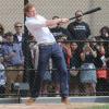 Le prince Harry, en visite officielle aux Etats-Unis, a impressionné à Harlem le 14 mai 2013, donnant quelques coups de batte remarquables lors d'une démonstration de base-ball sur le terrain de Harlme RBI, en présence du Yankee Mark Teixeira.