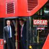 Le prince Harry et David Cameron ont fait sensation dans Manhattan, à bord d'un Routemaster, pour la campagne GREAT de promotion de la Grande-Bretagne, le 14 mai 2013.