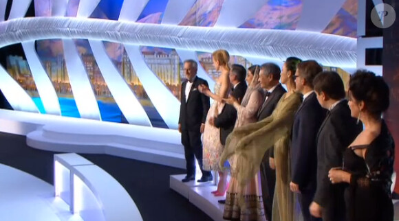 La cérémonie d'ouverture du Festival de Cannes le 15 mai 2013 : les membres du jury et le président Steven Spielberg