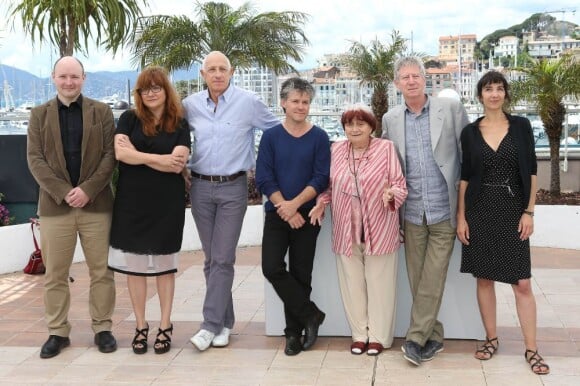 Gwenole Bruneau, Isabel Coixet, Michel Abramowicz, Eric Guirado, Agnès Varda, Régis Wargnier et Chloé Rolland lors du photocall du jury de la Caméra d'or au Festival de Cannes le 17 mai 2013