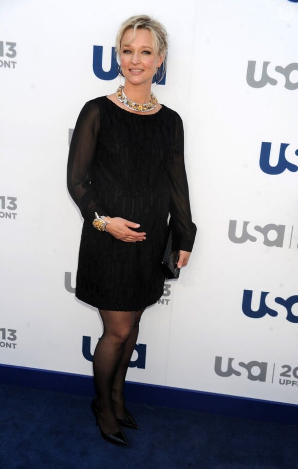 Kari Matchett prend la pose chez Pier 36 à New York, pour la soirée USA Network Upfront, le 16 mai 2013.
