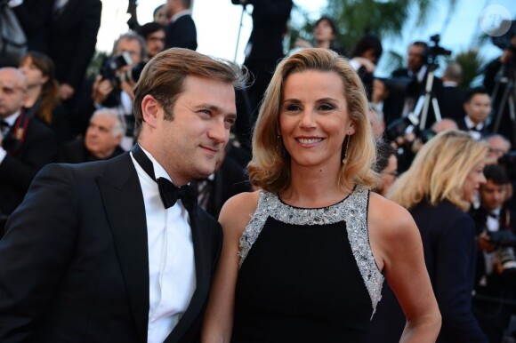 Laurence Ferrari et son époux Renaud Capuçon à la montée des marches du film Le Passé, lors du 66e Festival du film de Cannes, le 17 mai 2013.