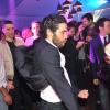 Tahar Rahim met le feu sur le dancefloor lors de la soirée du film "Grand Central" sur la plage Magnum au Festival de Cannes le 18 mai 2013