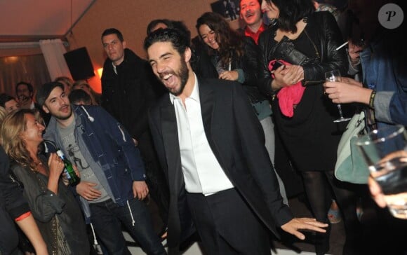 Tahar Rahim lors de la soirée du film "Grand Central" sur la plage Magnum au Festival de Cannes le 18 mai 2013