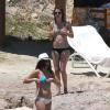 Exclusif - Tallulah Willis s'amuse avec des amis sur la plage de Cabo San Lucas, le 12 mai 2013.