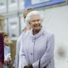 La reine Elizabeth II ravie au Chelsea Flower Show, lors de la journée d'inauguration VIP de l'exposition, le 20 mai 2013 à Londres.
