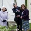La reine Elizabeth en visite au Chelsea Flower Show, lors de la journée d'inauguration VIP de l'exposition, le 20 mai 2013 à Londres.