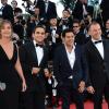 Fatsah Bouyahmed, Julie De Bona, Malik Bentalha, Jamel Debbouze, le réalisateur Mohamed Hamidi et Tewfik Jallab lors de la montée des marches au Festival de Cannes le 21 mai 2013