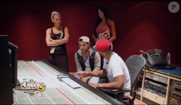 Alban en studio dans Les Anges de la télé-réalité 5 sur NRJ 12 le vendredi 24 mai 2013