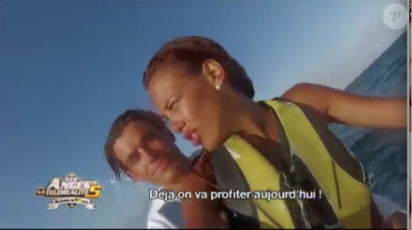 Vanessa et Geoffrey en jet-ski dans Les Anges de la télé-réalité 5 sur NRJ 12 le vendredi 24 mai 2013
