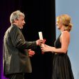 Alain Guiraudie et Ludivine Sagnier lors de la remise des prix de la section Un Certain Regard au Festival de Cannes le 25 mai 2013