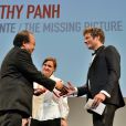 Rithy Panh et Thomas Vinterberg lors de la remise des prix de la section Un Certain Regard au Festival de Cannes le 25 mai 2013