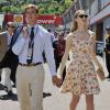 Pierre Casiraghi et Beatrice Borromeo se promenant amoureusement dans les paddocks du Grand Prix de F1 de Monaco le 26 mai 2013, avant la course