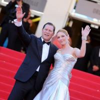 Cannes 2013 : Uma Thurman flamboyante et sensuelle au bras de son amoureux Arpad