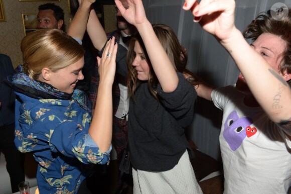 Léa Seydoux et Adèle Exarchopoulos lors de la soirée Magnum après la cérémonie de clôture du Festival de Cannes le 26 mai 2013
