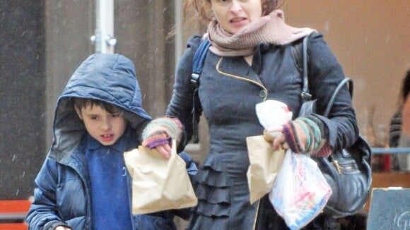 Helena Bonham Carter : L'actrice et son fils succombent aux gourmandises