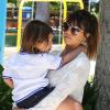Kourtney Kardashian et son fils Mason profitent d'une belle après-midi à Malibu, le 29 mai 2013.