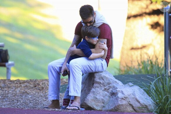Exclusif - Ricky Martin et ses fils Matteo et Valentino dans un parc à Sydney le 18 mai 2013.