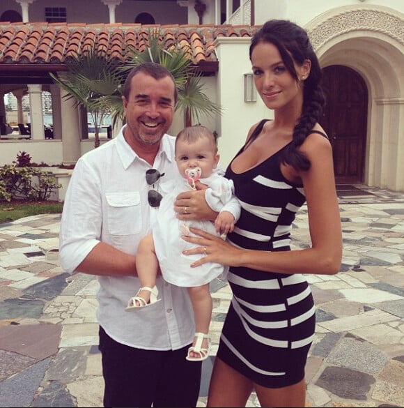 Jade Foret Lagardère en vacances à Miami avec sa fille Liva et son mari Arnaud Lagardère - Quelle adorable famille !