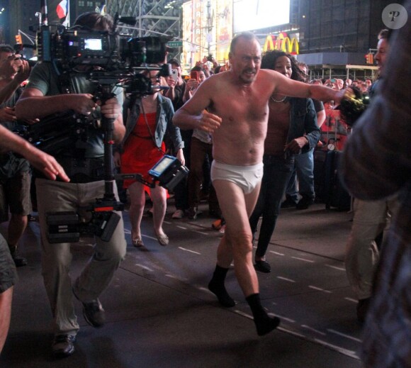 Michael Keaton sur le tournage de Birdman à New York, le 1er juin 2013.