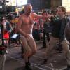 Michael Keaton en action sur le tournage de Birdman à New York, le 1er juin 2013.