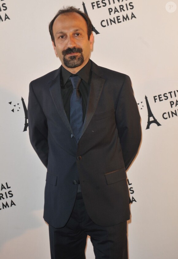 Ashgar Farhadi (scenariste et realisateur Iranien) - Ashgar Farhadi recoit la medaille Grand Vermeil de la Ville de Paris par le maire Bertrand Delanoe a Paris le 6 juin 2013.