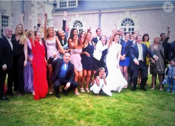 Photo de groupe lors du mariage de Rachel Legrain-Trapani et Aurélien Capoué le 8 juin 2013