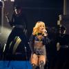 Rihanna en concert au Stade de France devant 80 000 personnes à Paris, le 8 juin 2013