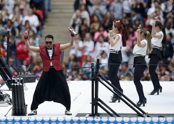 PSY lors du Summertime Ball organisé par Capital FM au stade de Wembley à Londres le 9 juin 2013.