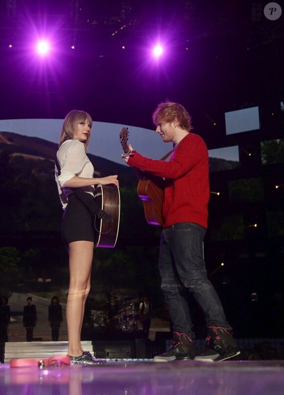 Taylor Swift et Ed Sheeran lors du Summertime Ball organisé par Capital FM au stade de Wembley à Londres le 9 juin 2013.