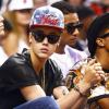 Le jeune Justin Bieber assiste au match de basket Miami Heat / Indiana Pacers à Miami, le 3 juin 2013.