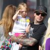 Carey Hart et Willow s'amusent en famille à Venice Beach, le 9 Juin 2013.