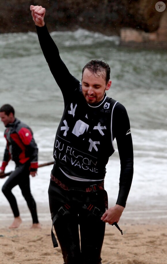 Christophe Willem lors de l'Odyssée du flocon à la vague 2013 à Saint-Jean-de-Luz, le 8 juin 2013