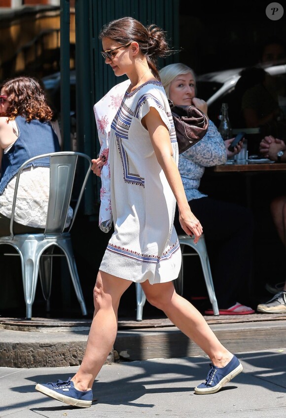 Katie Holmes se balade dans les rues de New York, le 11 juin 2013.