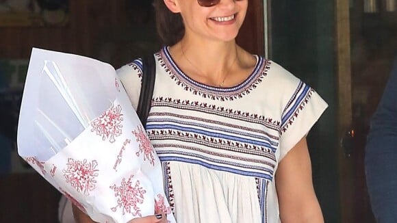 Katie Holmes : Fraîche et estivale à New York, sans Suri, elle rayonne !