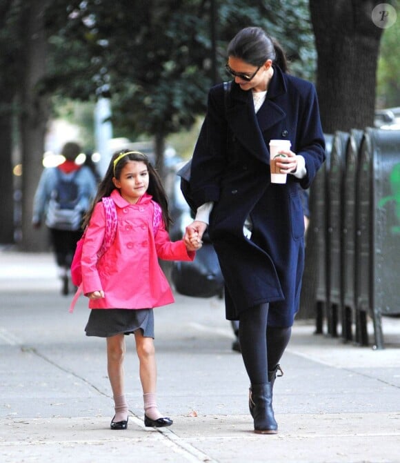 Katie Holmes et Suri Cruise se promènent dans les rues de New York, le 22 octobre 2012.